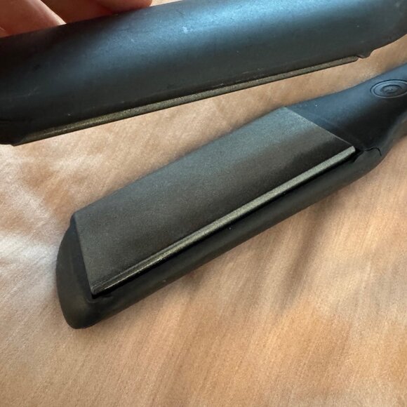 ghd Wide Flat Iron (2 inch plate) Black $299.00 - Picture 5 of 7